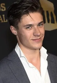 영화배우인 하이스 블롬의 대표 이미지