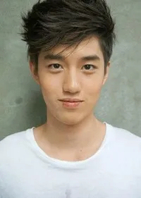 영화배우인 타나폽 리라타나카조른의 대표 이미지