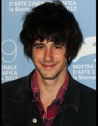 영화배우인 클레망 메테예의 대표 이미지