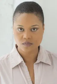 영화배우인 티파니 바버의 대표 이미지