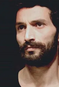 영화배우인 지야드 바크리의 대표 이미지