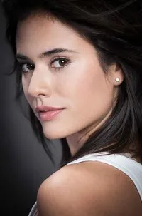영화배우인 캐롤리나 라미레즈의 대표 이미지