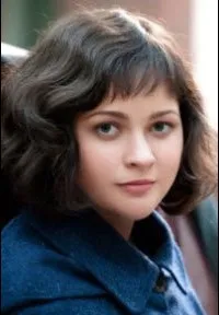 영화배우인 크리스티나 슈나이더만의 대표 이미지