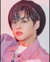 가수인 홍석의 대표 이미지