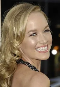 영화배우인 켈리 재클의 대표 이미지