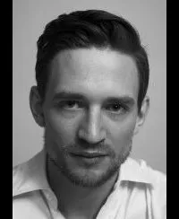 영화배우인 아우구스트 비트겐스타인의 대표 이미지