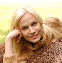 시나리오작가, 영화배우인 할리 셰퍼드의 대표 이미지