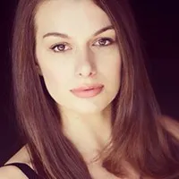 영화배우인 마리카 커닝햄의 대표 이미지