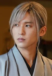 영화배우인 메구로 렌의 대표 이미지