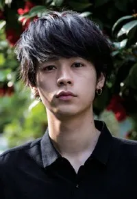 영화배우, 모델인 나리타 료의 대표 이미지