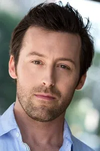 영화배우인 제이 델라 밸의 대표 이미지