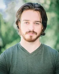 영화배우인 제이크 스토몬의 대표 이미지