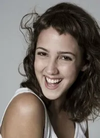 영화배우인 카밀라 마르딜라의 대표 이미지