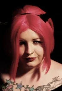 영화배우인 어맨다 렙홀즈의 대표 이미지