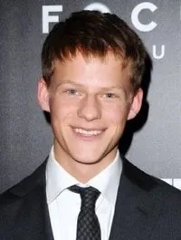 영화배우인 루카스 헤지스의 대표 이미지