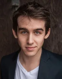 영화배우인 토머스 듀플레시의 대표 이미지