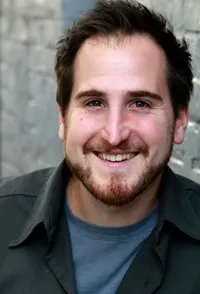 영화배우인 제이슨 웨이스브로드의 대표 이미지