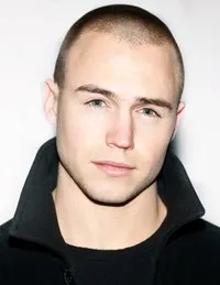 영화배우인 리 로이 쿤즈의 대표 이미지