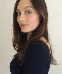 영화배우인 율리 크리스티안센의 대표 이미지