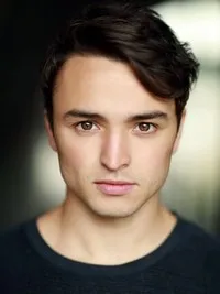 뮤지컬배우인 테일러 제이-데이비스의 대표 이미지