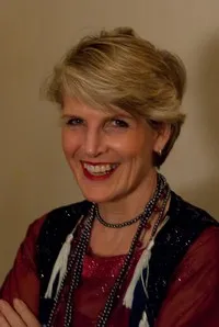 영화배우인 보니 젤러백의 대표 이미지