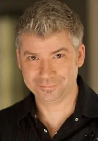 영화배우인 크리스 고어의 대표 이미지