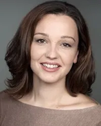 배우인 알렉산드라 메탁사의 대표 이미지