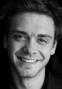 영화배우인 세바스티안 프라스도르프의 대표 이미지