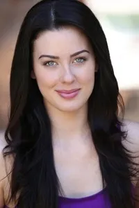 영화배우인 릴리 바로스의 대표 이미지