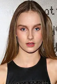 영화배우인 올리비아 더용의 대표 이미지