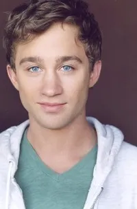 영화배우인 러셀 데니스 루이스의 대표 이미지