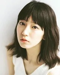 영화배우인 요시오카 리호의 대표 이미지