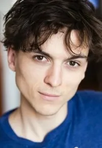 영화배우인 마일로 코손의 대표 이미지