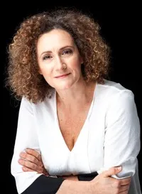 영화배우인 루이사 크루즈의 대표 이미지