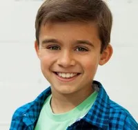 영화배우인 콜 에드워즈의 대표 이미지