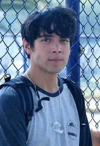 영화배우인 디에고 칼바의 대표 이미지