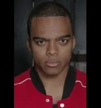 영화배우인 제이슨 우즈의 대표 이미지