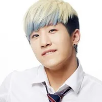 가수, 탤런트인 진진의 대표 이미지