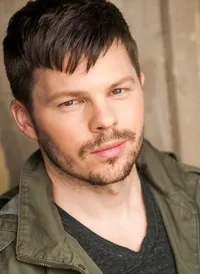 영화배우인 블레이크 웹의 대표 이미지