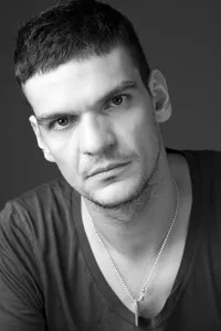 영화배우인 투도르 키릴라의 대표 이미지