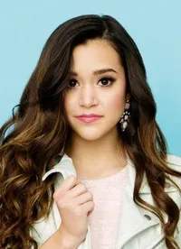 가수인 메간 니콜의 대표 이미지