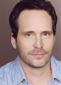 영화배우인 크리스 리빈스의 대표 이미지