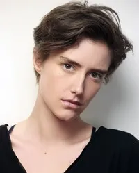 영화배우인 샤를로트-빅투아르 르그랭의 대표 이미지