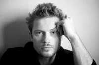 영화배우인 안톤 팜부쉬니의 대표 이미지