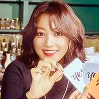 가수인 지효의 대표 이미지