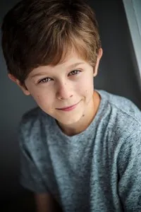 영화배우인 그레이엄 버케어의 대표 이미지