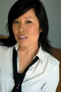 영화배우인 스테파니 셰이의 대표 이미지