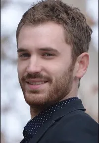 영화배우인 몸칠로 오타세비츠의 대표 이미지