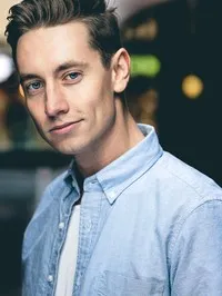 영화배우인 맷 크룩의 대표 이미지