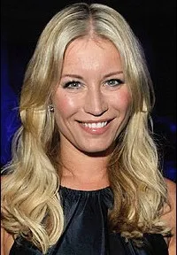 배우인 드니즈 밴 아우튼의 대표 이미지